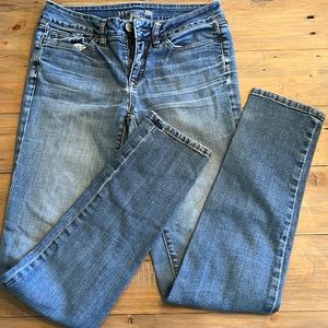 Preloved Yummie blue jeans waist 28